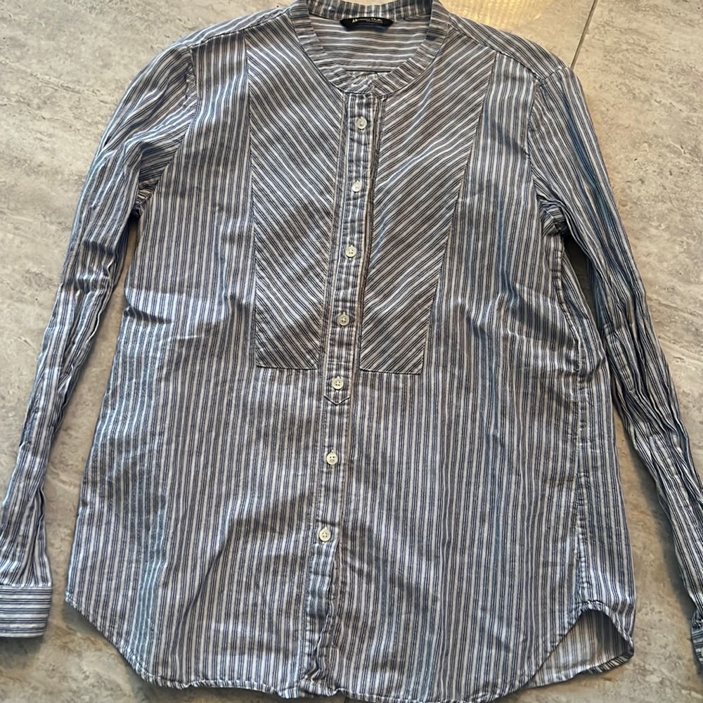 Mossimo dutti button down shirt